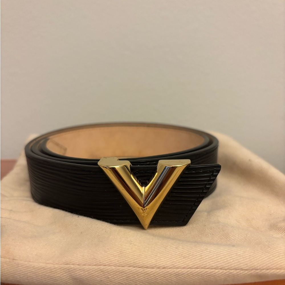 SOLD Authentic Louis Vuitton Black Epi Calfskin Leather Essential V Buckle Belt